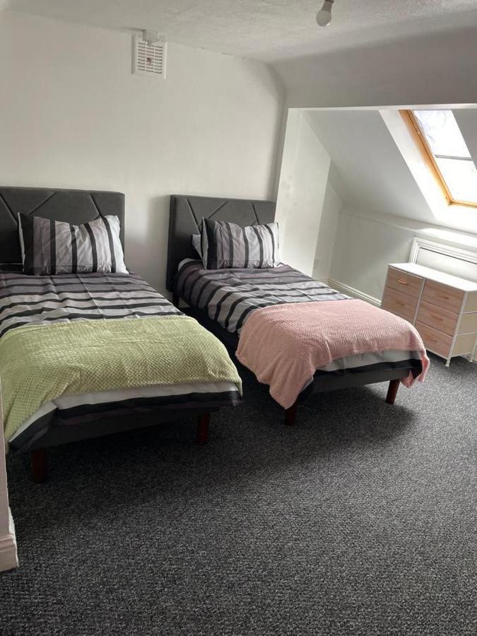 One Room To Stay With Fantastic Host Londen Buitenkant foto