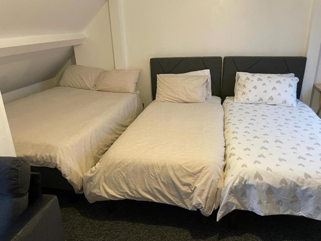 One Room To Stay With Fantastic Host Londen Buitenkant foto