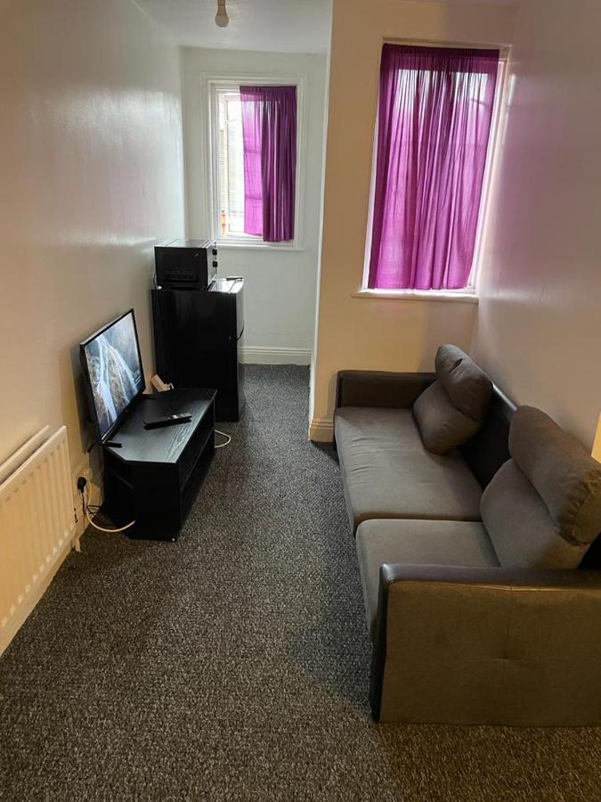 One Room To Stay With Fantastic Host Londen Buitenkant foto